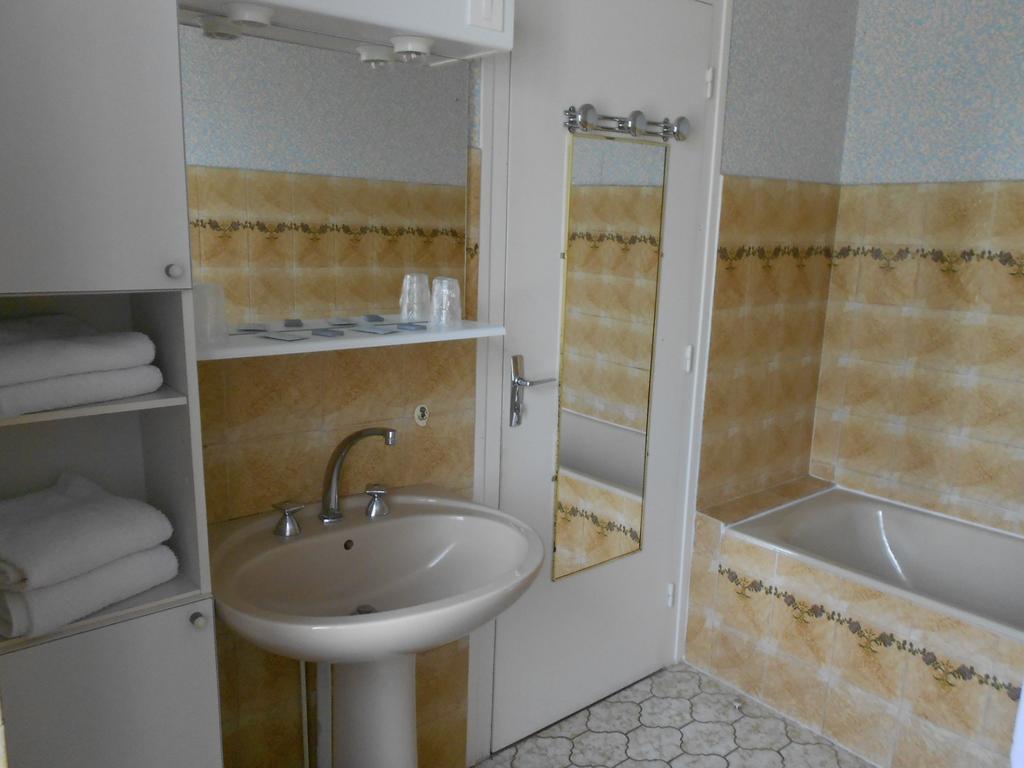 Hotel Restaurant Du Moulin De Barette Blavozy Kamer foto