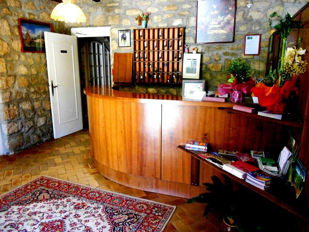 Hotel Restaurant Du Moulin De Barette Blavozy Buitenkant foto